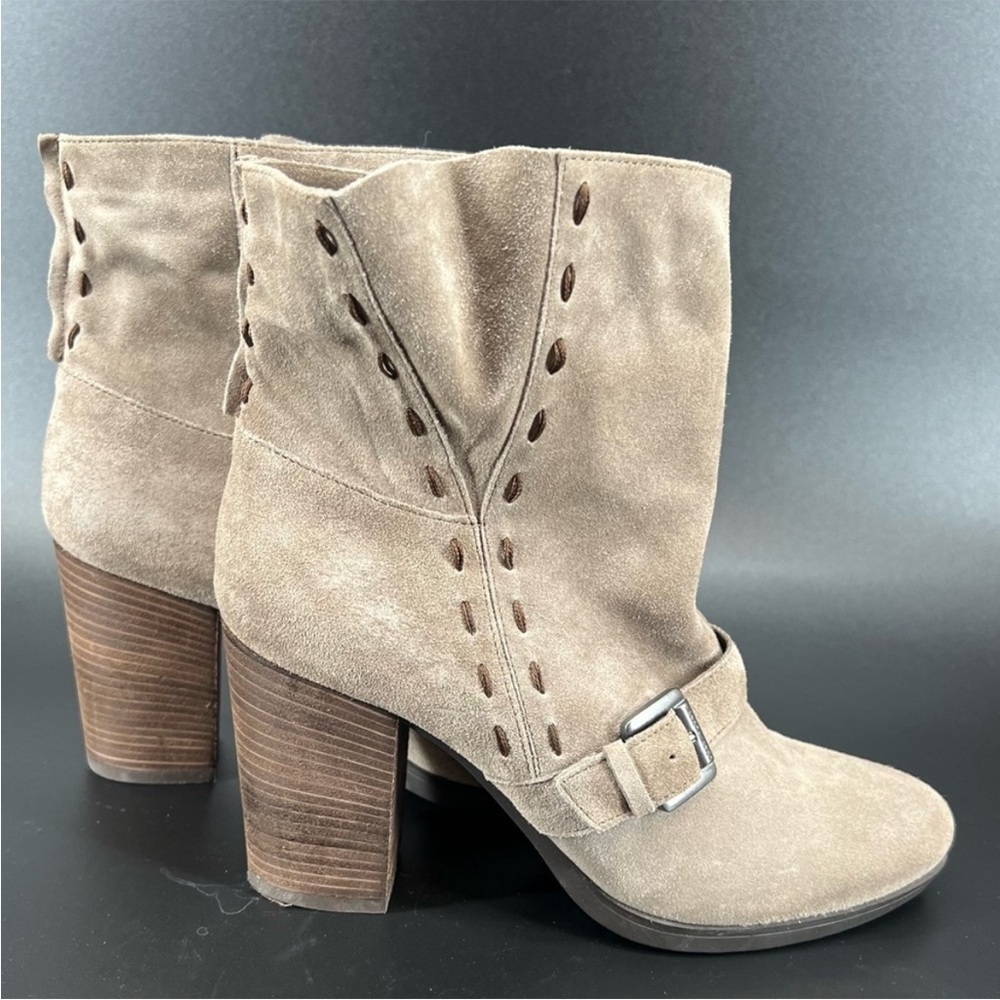Janet & Janet Taupe Suede Leather Ankle Boots Neutral Pullon Stack Heel US9 EU39